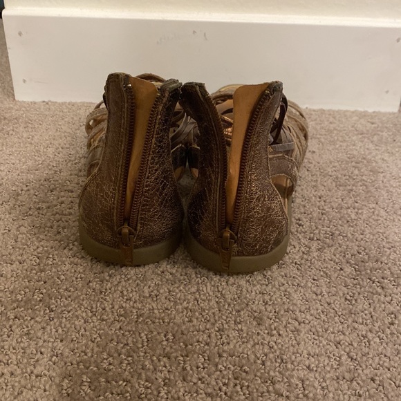 Born Sandles - Picture 3 of 5